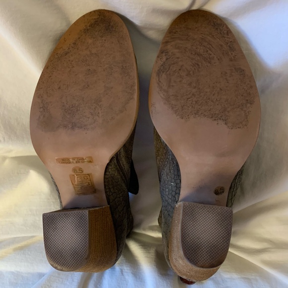 Jeffrey Campbell 'Rosalee' suede snake embossed ankle boots/booties - Picture 6 of 12